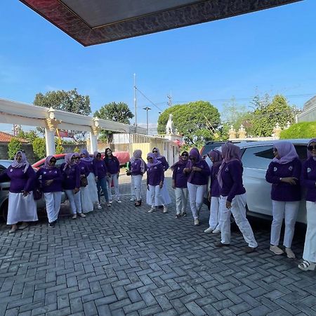 Votel Hotel De'Pratnya Kediri Kediri  Exterior photo